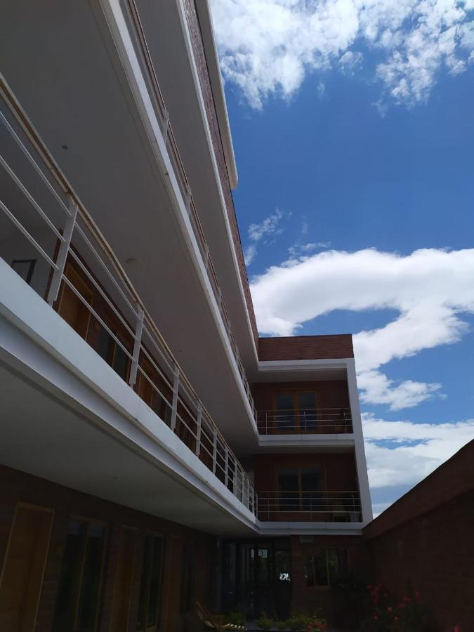 Hotel El Geranio Otavalo Bagian luar foto