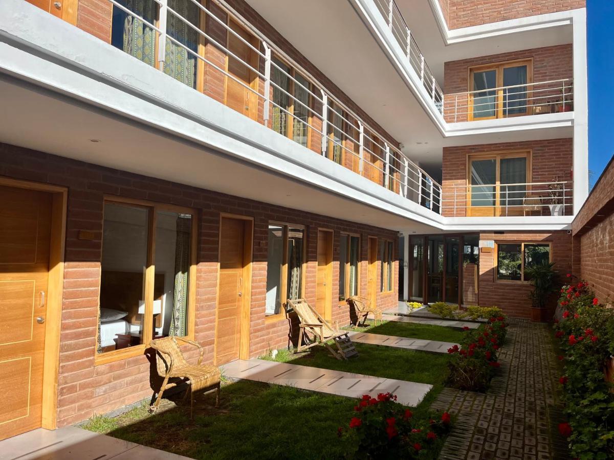 Hotel El Geranio Otavalo Bagian luar foto